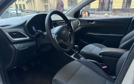 Hyundai Solaris II рестайлинг, 2017 год, 930 000 рублей, 9 фотография