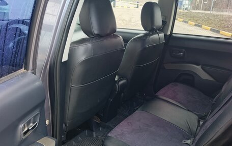 Mitsubishi Outlander III рестайлинг 3, 2008 год, 900 000 рублей, 8 фотография