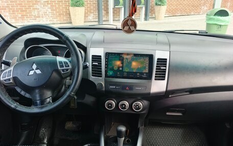 Mitsubishi Outlander III рестайлинг 3, 2008 год, 900 000 рублей, 7 фотография