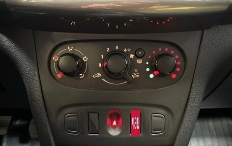 Renault Logan II, 2019 год, 1 295 000 рублей, 15 фотография