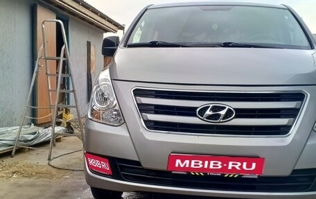 Hyundai Grand Starex Grand Starex I рестайлинг 2, 2017 год, 3 123 457 рублей, 1 фотография