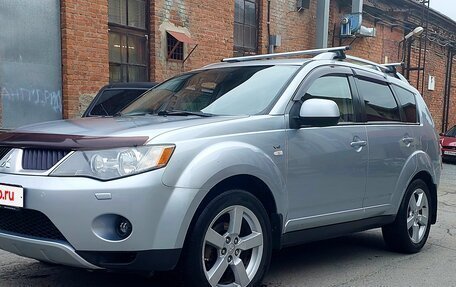 Mitsubishi Outlander III рестайлинг 3, 2006 год, 800 000 рублей, 1 фотография