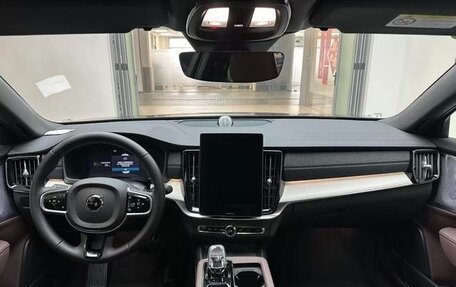 Volvo S90 II рестайлинг, 2025 год, 6 100 000 рублей, 9 фотография