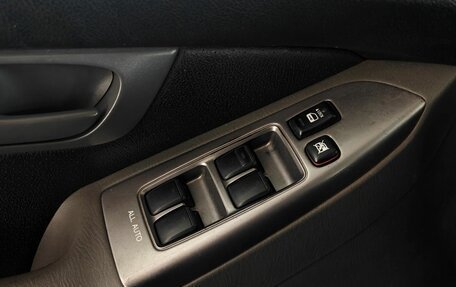 Toyota Land Cruiser Prado 120 рестайлинг, 2008 год, 1 899 000 рублей, 14 фотография