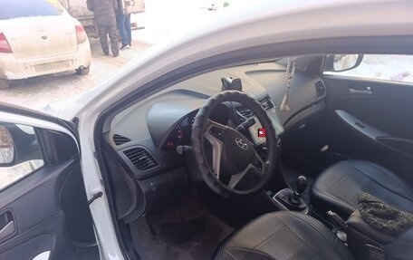 Hyundai Solaris II рестайлинг, 2016 год, 1 200 000 рублей, 3 фотография