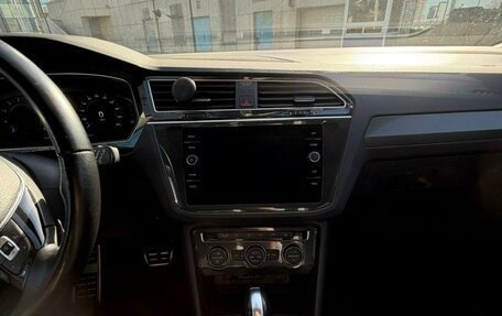 Volkswagen Tiguan II, 2019 год, 3 300 000 рублей, 21 фотография