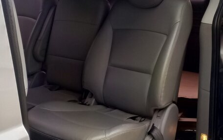 Hyundai Grand Starex Grand Starex I рестайлинг 2, 2017 год, 3 123 457 рублей, 5 фотография