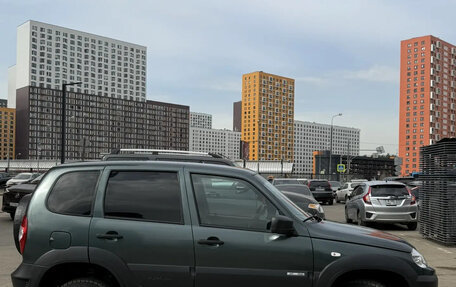 Chevrolet Niva I рестайлинг, 2018 год, 810 000 рублей, 3 фотография