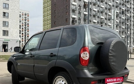 Chevrolet Niva I рестайлинг, 2018 год, 810 000 рублей, 2 фотография