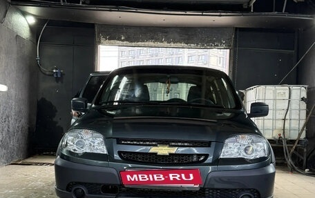 Chevrolet Niva I рестайлинг, 2018 год, 810 000 рублей, 4 фотография