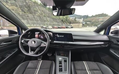 Volkswagen Golf VIII, 2022 год, 2 100 000 рублей, 6 фотография