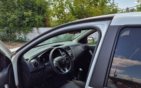 Renault Logan II, 2019 год, 449 000 рублей, 7 фотография