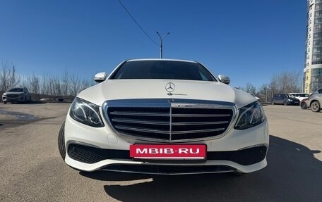 Mercedes-Benz E-Класс, 2018 год, 3 380 000 рублей, 5 фотография