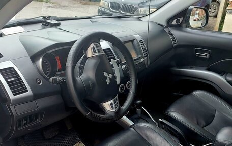 Mitsubishi Outlander III рестайлинг 3, 2006 год, 800 000 рублей, 5 фотография