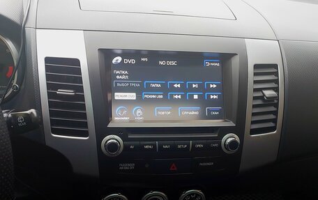 Mitsubishi Outlander III рестайлинг 3, 2006 год, 800 000 рублей, 10 фотография