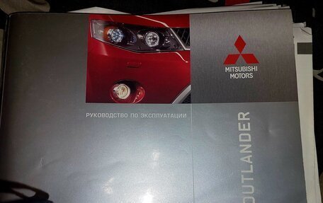 Mitsubishi Outlander III рестайлинг 3, 2006 год, 800 000 рублей, 18 фотография