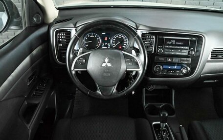 Mitsubishi Outlander III рестайлинг 3, 2012 год, 1 425 000 рублей, 11 фотография