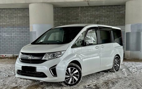 Honda Stepwgn IV, 2017 год, 1 350 000 рублей, 2 фотография