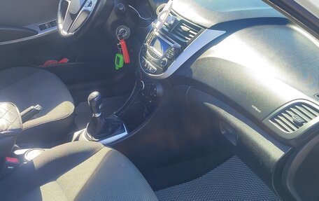 Hyundai Solaris II рестайлинг, 2014 год, 630 000 рублей, 5 фотография