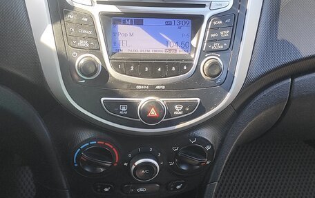 Hyundai Solaris II рестайлинг, 2014 год, 630 000 рублей, 10 фотография