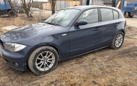 BMW 1 серия, 2006 год, 700 000 рублей, 1 фотография