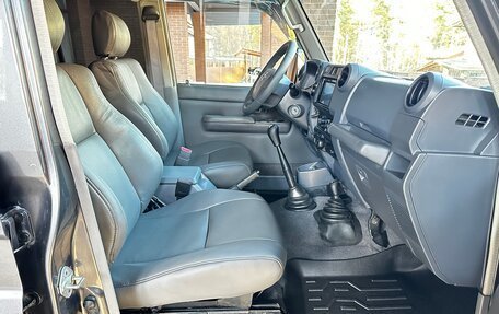 Toyota Land Cruiser 70, 2010 год, 3 999 000 рублей, 16 фотография