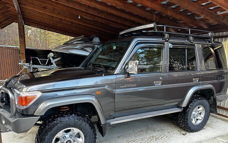 Toyota Land Cruiser 70, 2010 год, 3 999 000 рублей, 26 фотография