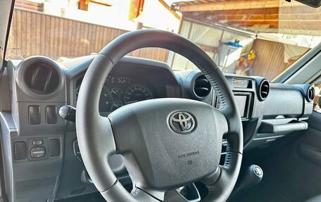 Toyota Land Cruiser 70, 2010 год, 3 999 000 рублей, 35 фотография