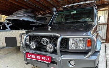 Toyota Land Cruiser 70, 2010 год, 3 999 000 рублей, 29 фотография