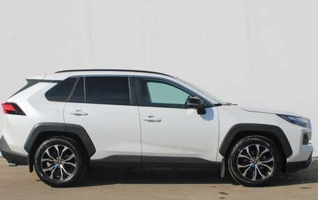 Toyota RAV4, 2024 год, 3 890 000 рублей, 8 фотография