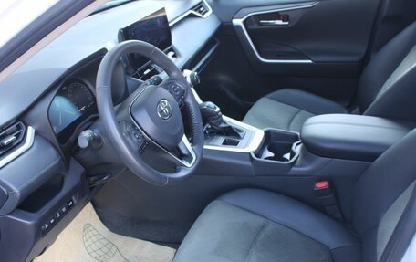 Toyota RAV4, 2024 год, 3 890 000 рублей, 17 фотография