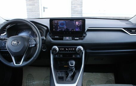 Toyota RAV4, 2024 год, 3 890 000 рублей, 20 фотография