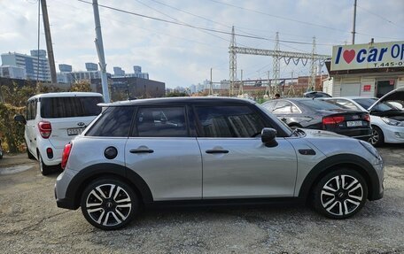 MINI Clubman, 2023 год, 2 460 000 рублей, 3 фотография