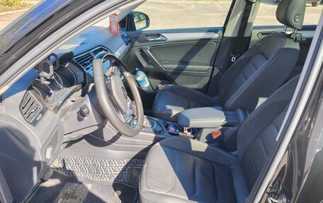 Volkswagen Tiguan II, 2020 год, 4 300 000 рублей, 5 фотография