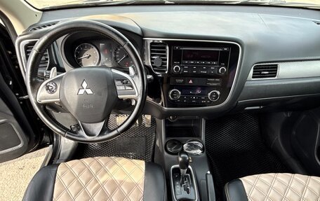 Mitsubishi Outlander III рестайлинг 3, 2014 год, 1 295 000 рублей, 10 фотография