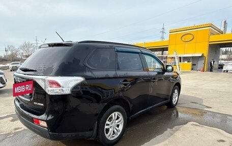 Mitsubishi Outlander III рестайлинг 3, 2014 год, 1 295 000 рублей, 4 фотография