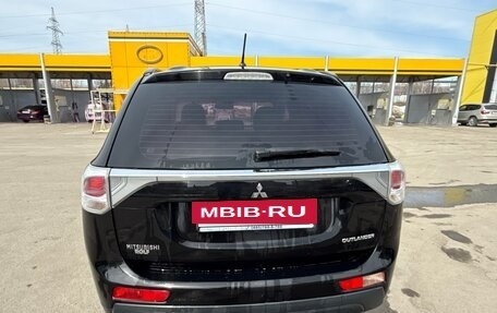 Mitsubishi Outlander III рестайлинг 3, 2014 год, 1 295 000 рублей, 6 фотография