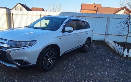 Mitsubishi Outlander III рестайлинг 3, 2018 год, 2 690 000 рублей, 3 фотография