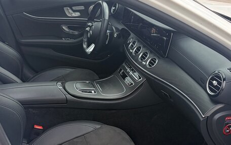 Mercedes-Benz E-Класс, 2021 год, 6 200 000 рублей, 10 фотография