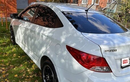 Hyundai Solaris II рестайлинг, 2013 год, 800 000 рублей, 2 фотография