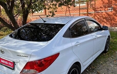 Hyundai Solaris II рестайлинг, 2013 год, 800 000 рублей, 4 фотография