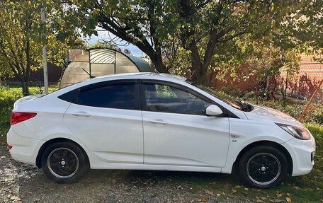 Hyundai Solaris II рестайлинг, 2013 год, 800 000 рублей, 9 фотография