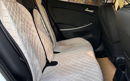 Hyundai Solaris II рестайлинг, 2013 год, 800 000 рублей, 13 фотография