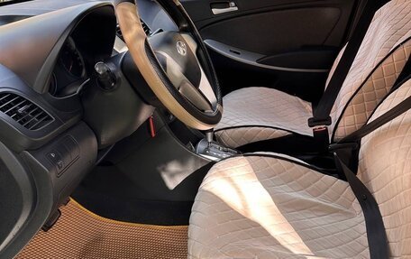 Hyundai Solaris II рестайлинг, 2013 год, 800 000 рублей, 12 фотография