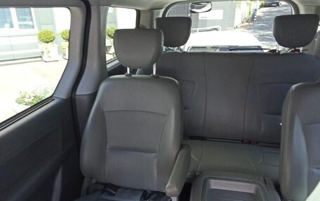 Hyundai Grand Starex Grand Starex I рестайлинг 2, 2015 год, 3 000 000 рублей, 7 фотография