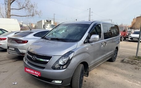 Hyundai Grand Starex Grand Starex I рестайлинг 2, 2015 год, 3 000 000 рублей, 5 фотография