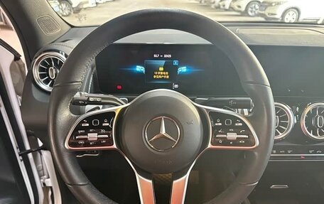 Mercedes-Benz GLB, 2022 год, 2 880 000 рублей, 7 фотография