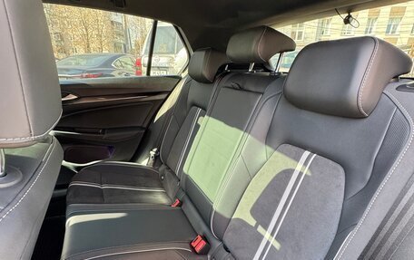 Volkswagen Golf VIII, 2021 год, 2 680 000 рублей, 17 фотография