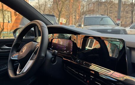 Volkswagen Golf VIII, 2021 год, 2 680 000 рублей, 25 фотография