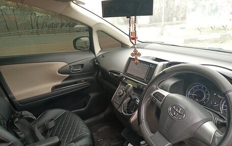 Toyota Wish II, 2012 год, 1 700 000 рублей, 12 фотография